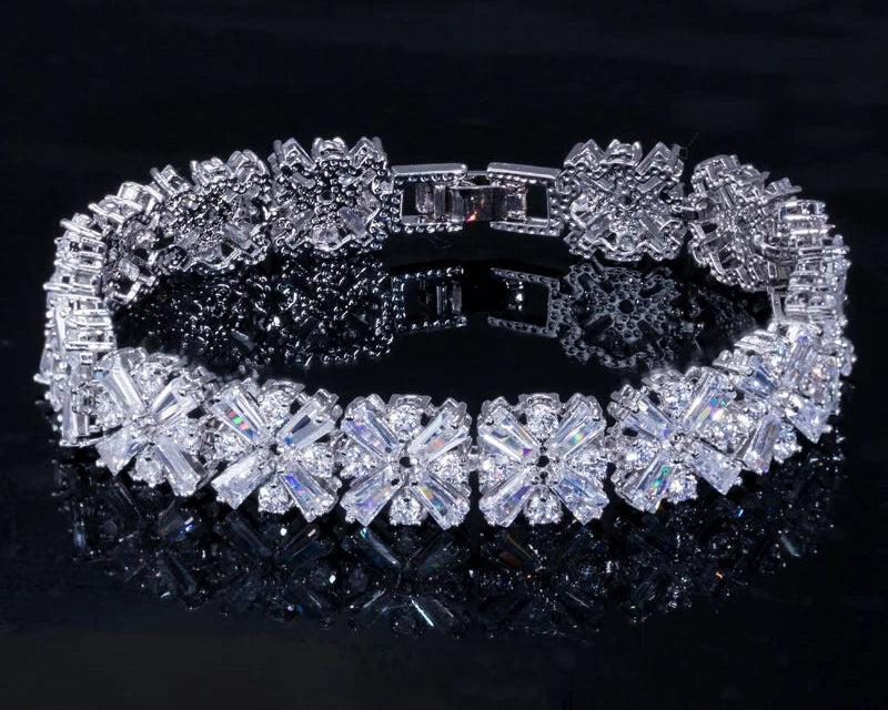 Fashion Jewelry Gorgeous Silver Color Spring Flower Cubic Zirconia Tennis Bracelet