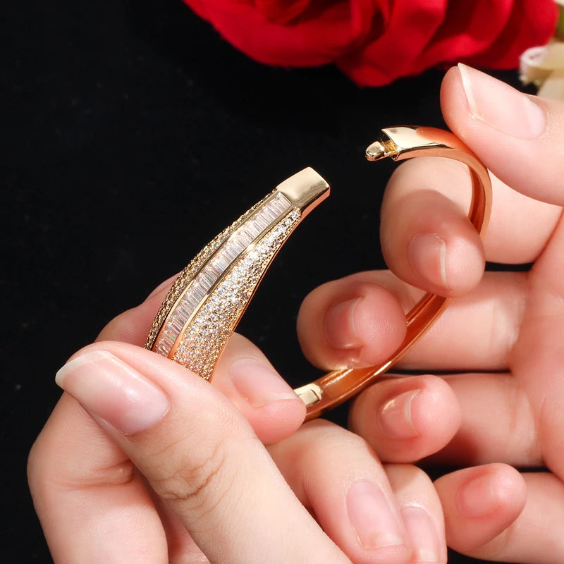 Brilliant Cubic Zirconia Gold Plated Big Round Cuff Bangles Luxury Jewelry Accessories