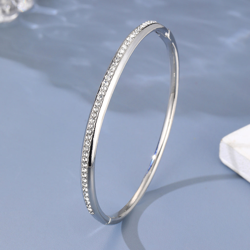 Elegant Baby's Breath Bracelet Exquisite Style