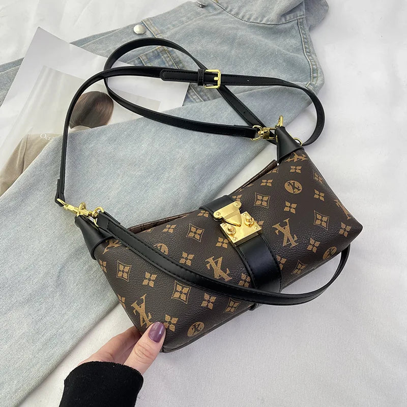 Classic Style Model Horn Bag with Vintage Print Large Capacity