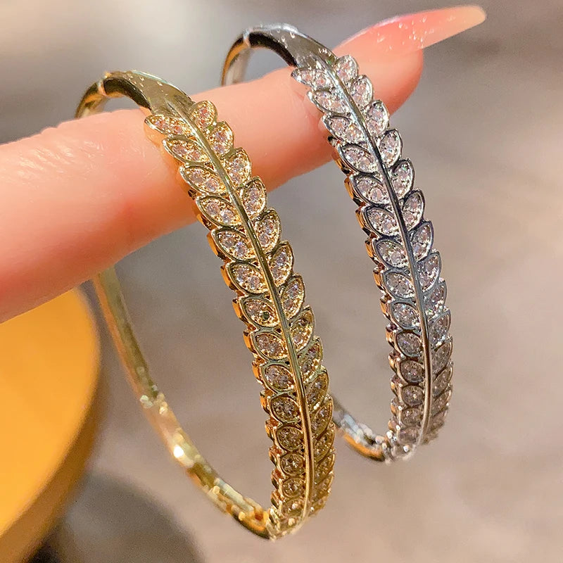 Elegant luxury style open adjustable leaves shape  cubic screw zircon bangle