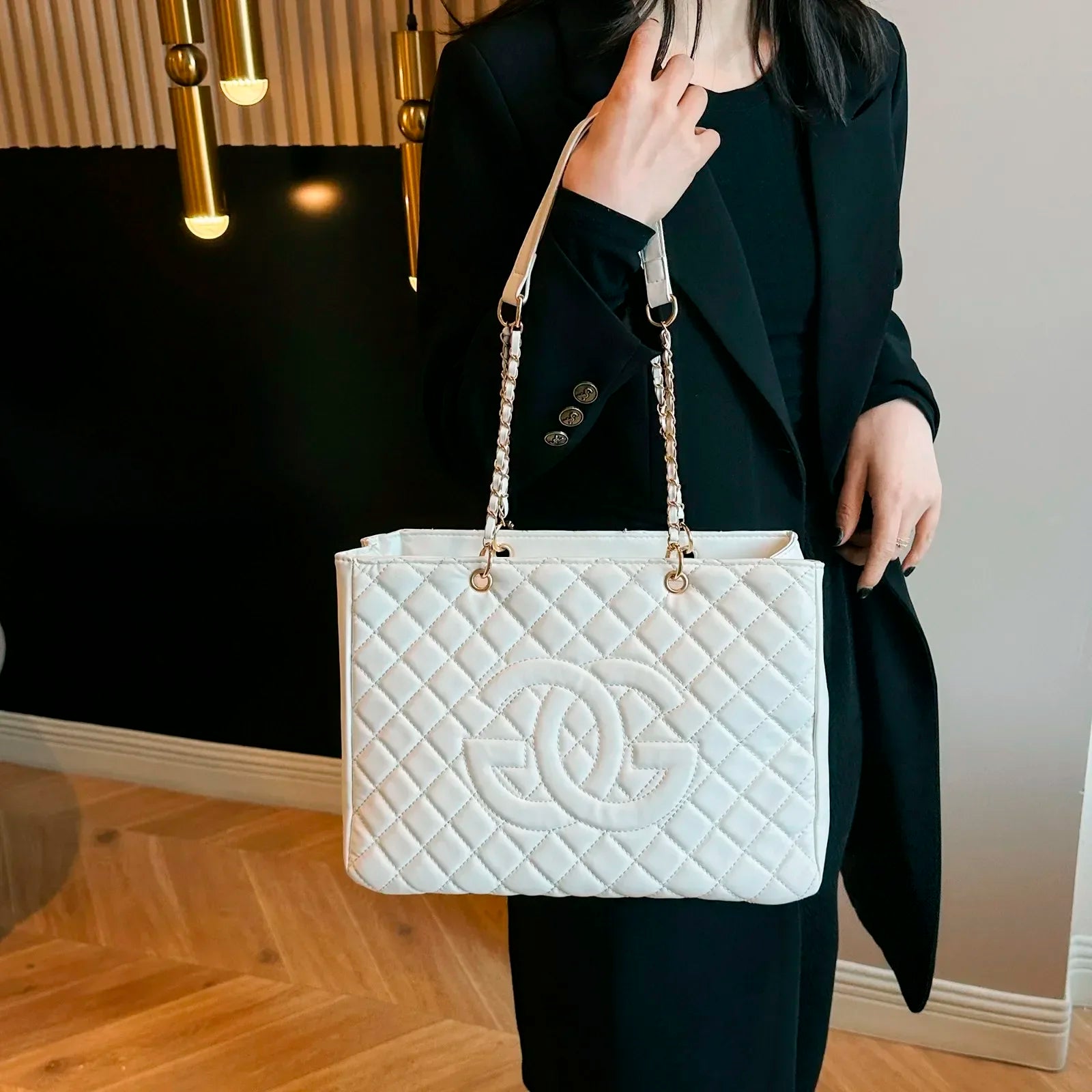 Classic Retro Chain Messenger Bag Luxury Leather Shoulder Bag