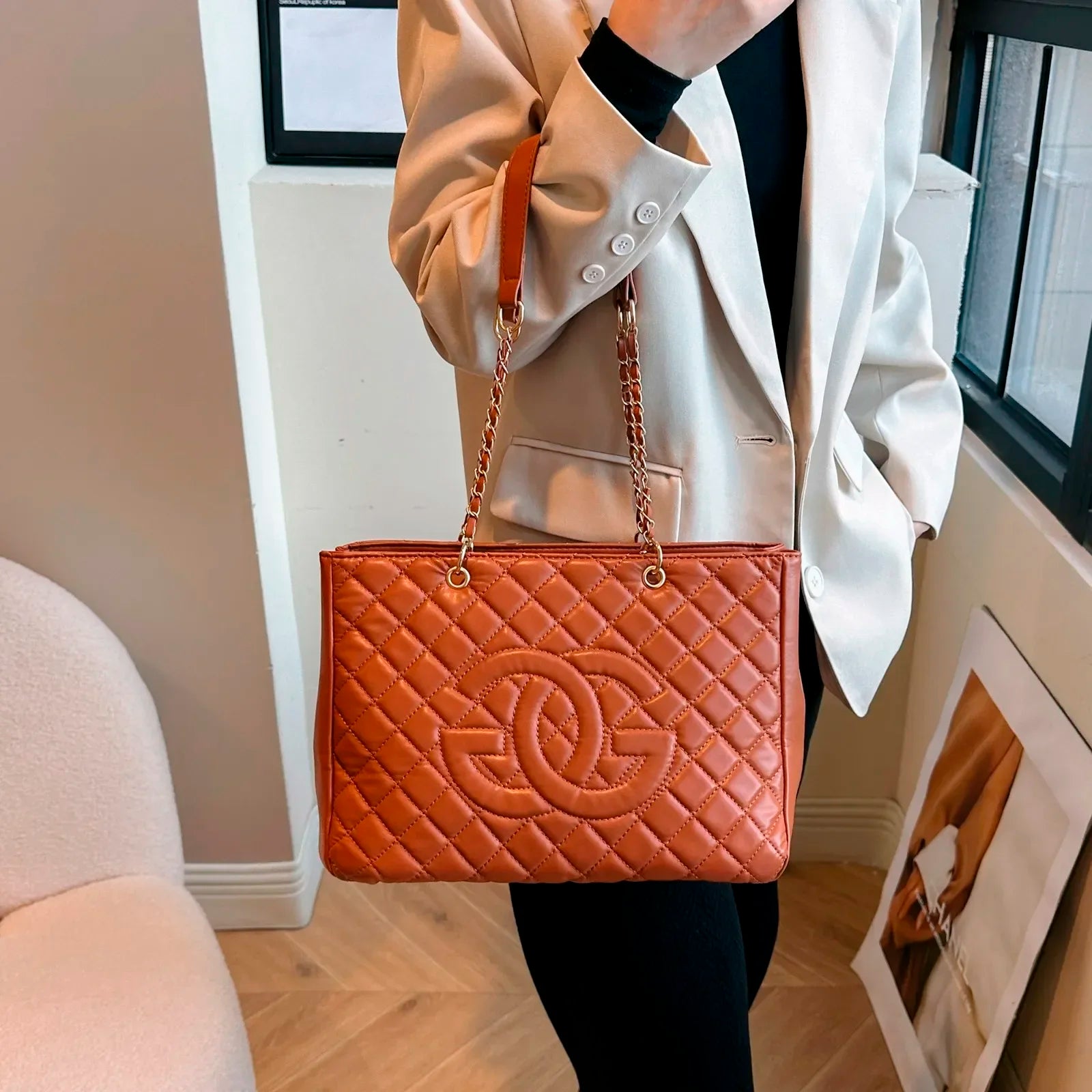 Classic Retro Chain Messenger Bag Luxury Leather Shoulder Bag