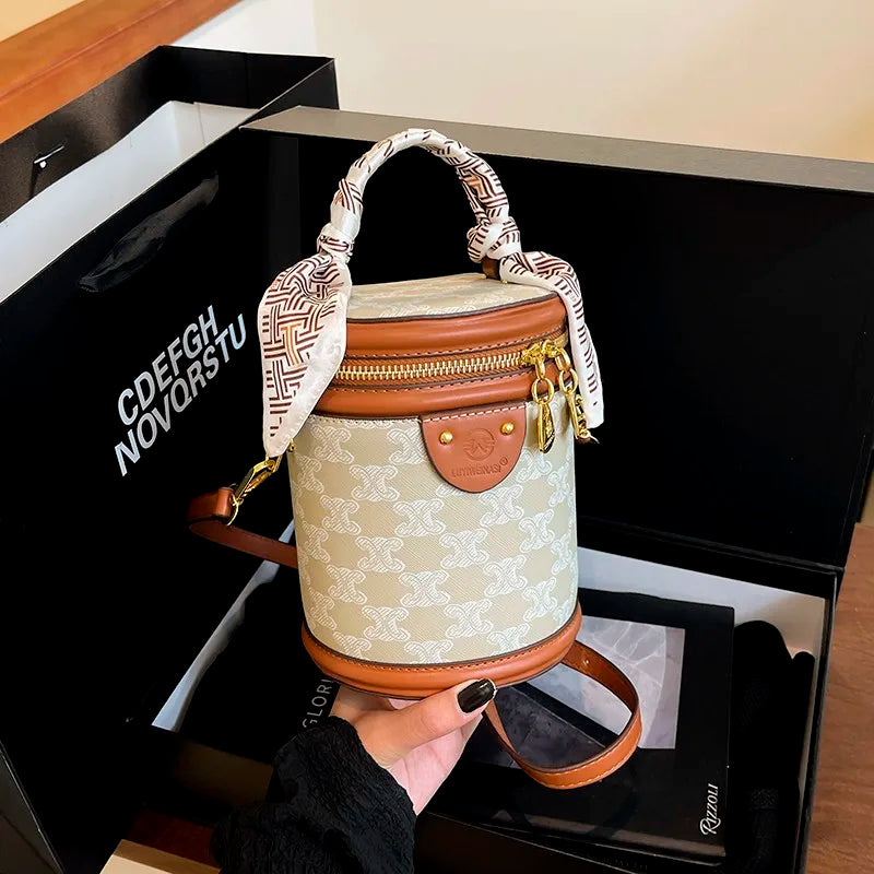 Popular Leather Messenger Bag Classic Elegant Crossbody Bag