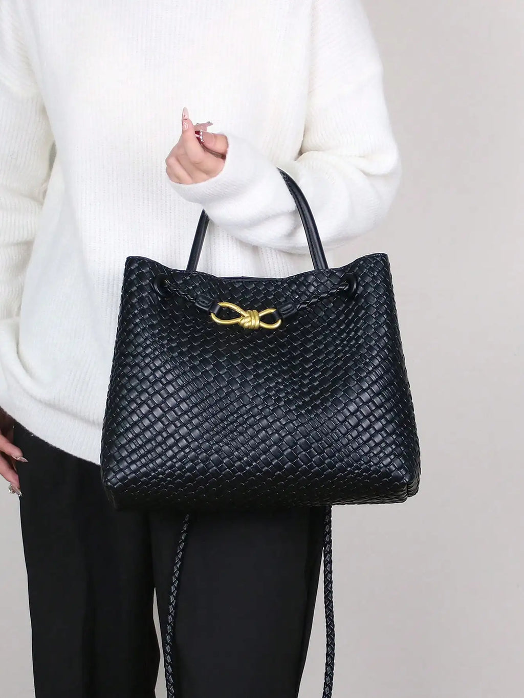 Fashionable retro style handbag niche design metal rope buckle