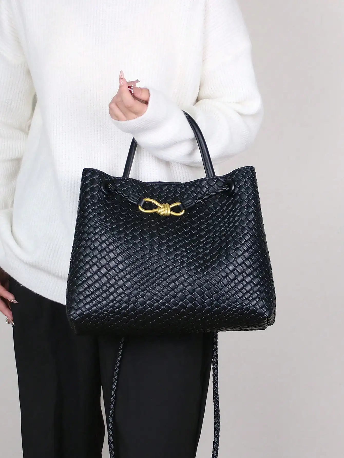 Fashionable retro style handbag niche design metal rope buckle