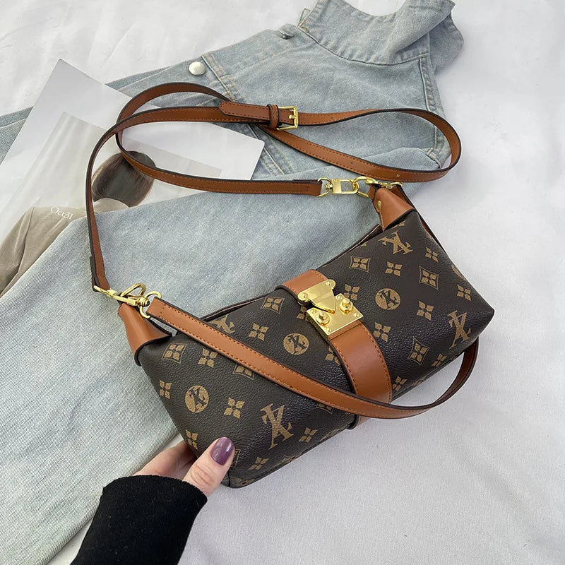 Classic Style Model Horn Bag with Vintage Print Large Capacity