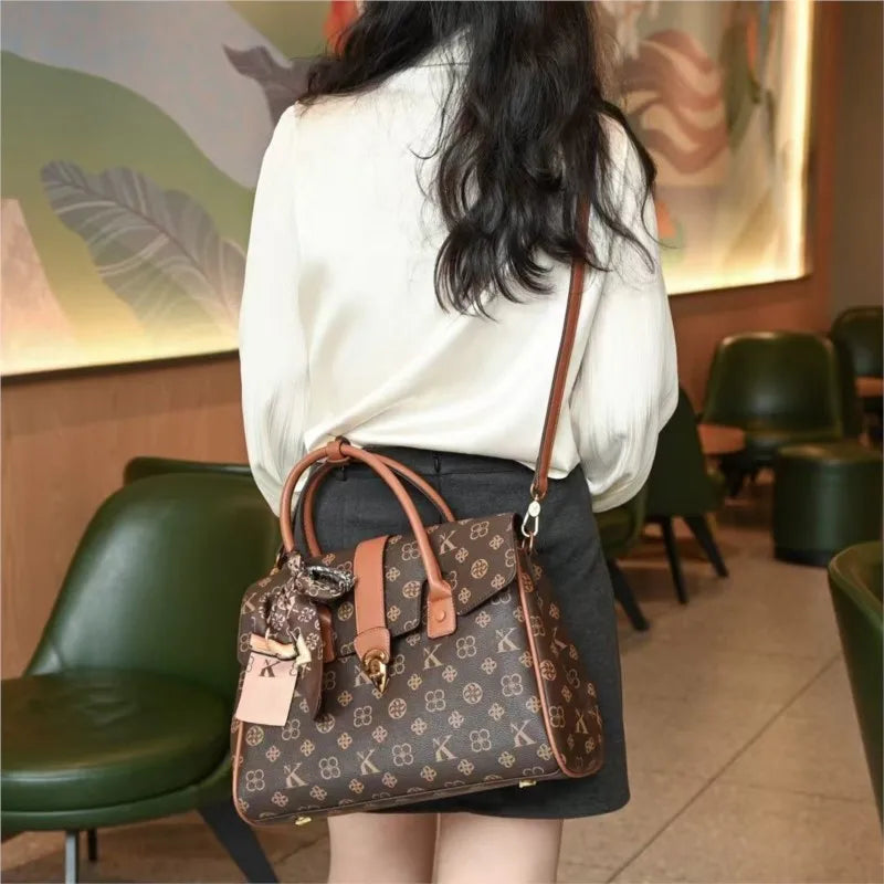 Light luxury brand fashion versatile high-end large capacity bag