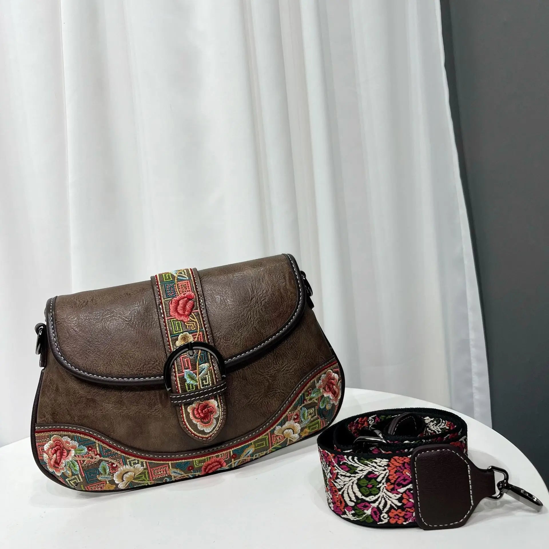 Vintage Embroidery Crossbody Bag Women's Large Capacity Design