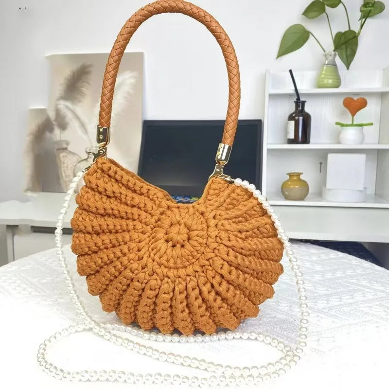 Hand-woven finished conch shell bag niche pearl chain bag