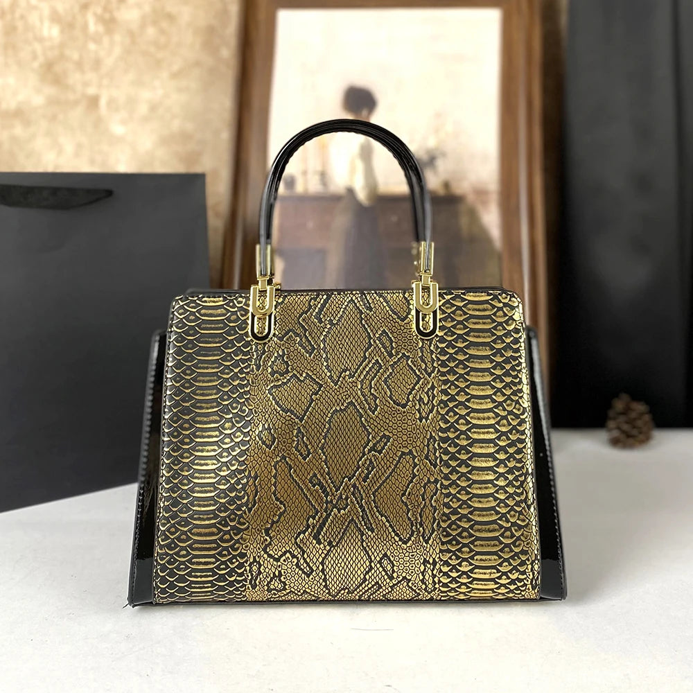 Fashionable large retro single-shoulder crossbody handbag
