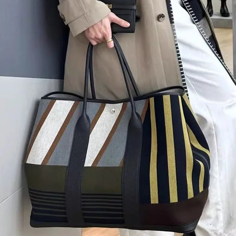 Striped contrasting large capacity commuting tote handbag