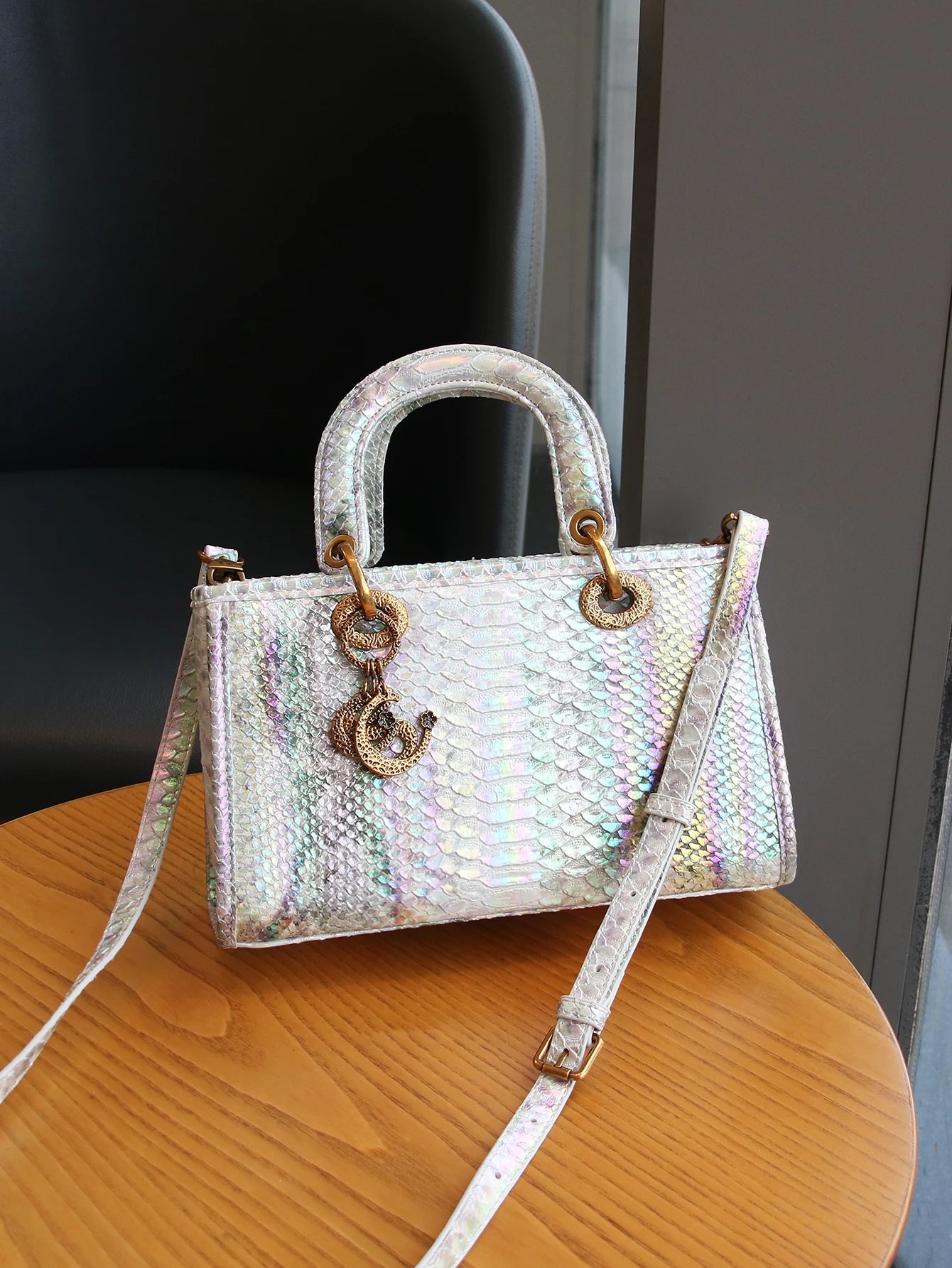 Fashionable luxury bag niche design exquisite high-grade texture gradient snake pattern