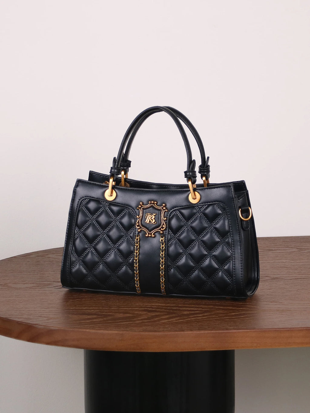 Fashion luxury new rhombic large-capacity ladies handbag heavy hardware design