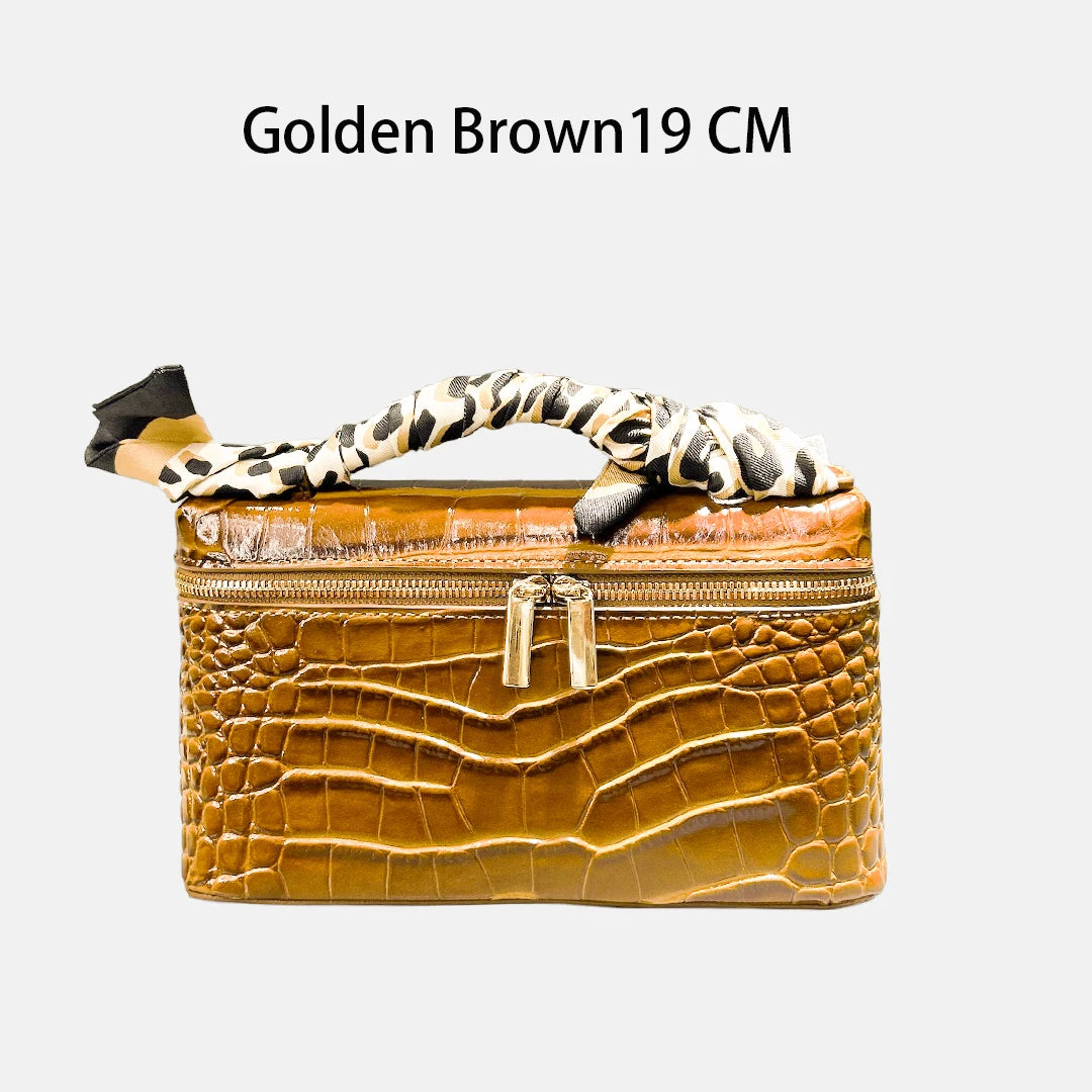 Small Crossbody Handbag Genuine Leather Crocodile Pattern Design