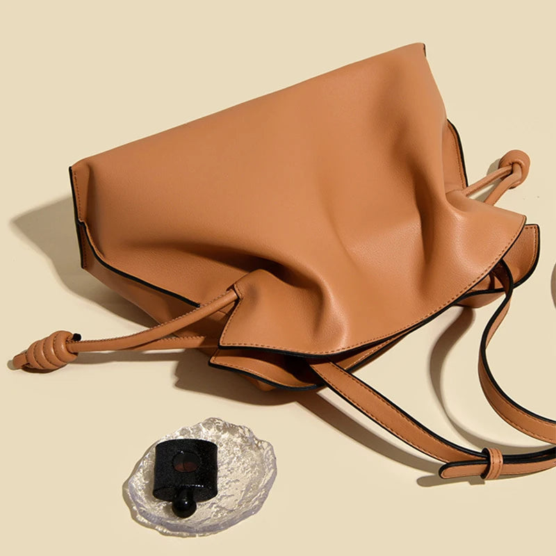 Luxury Leather Crossbody Bag Cloud Pleated Bag Large Capacity Design Drawstring Bag