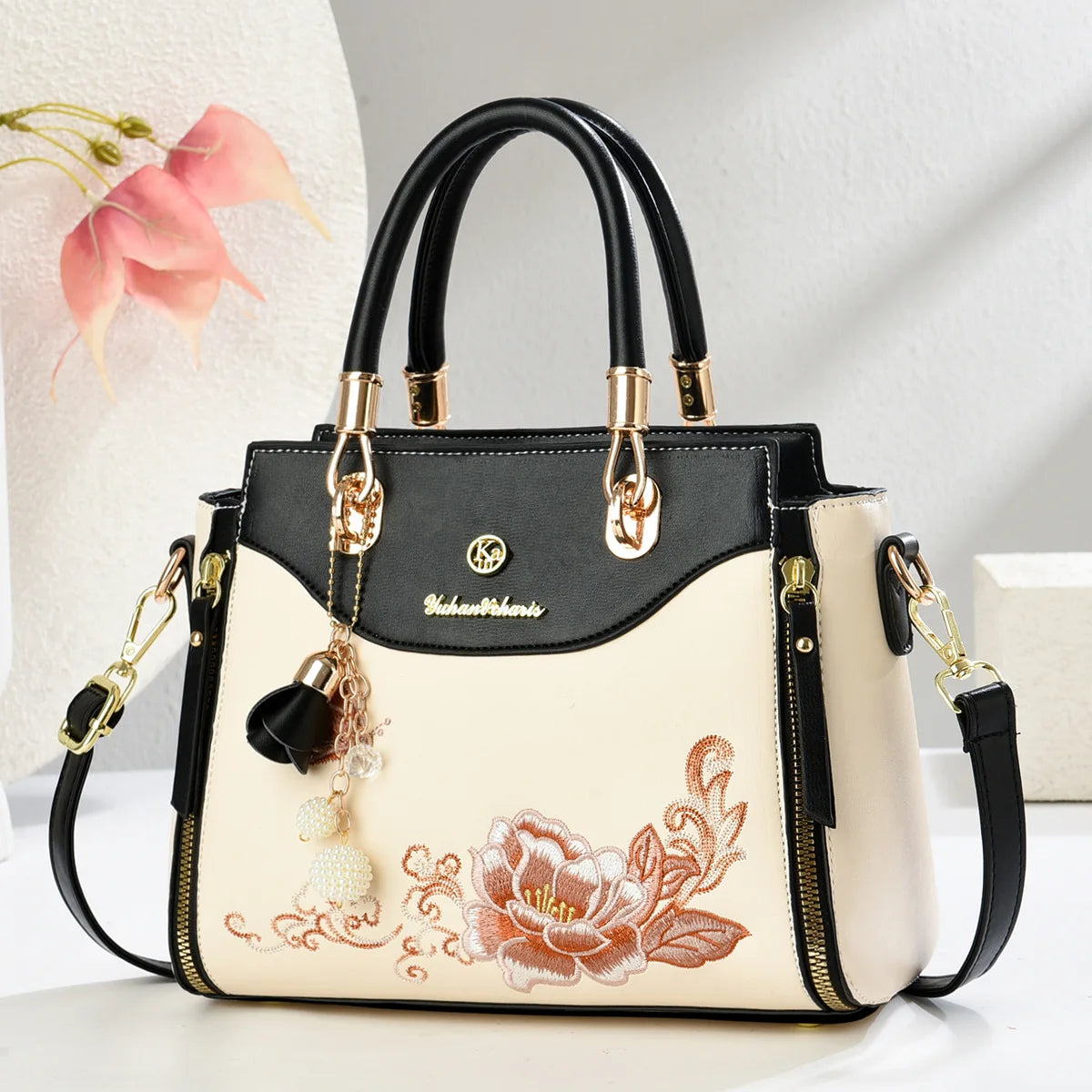 Embroidered Style Ladies Handbag Urban Minimalist PU Material Small Size