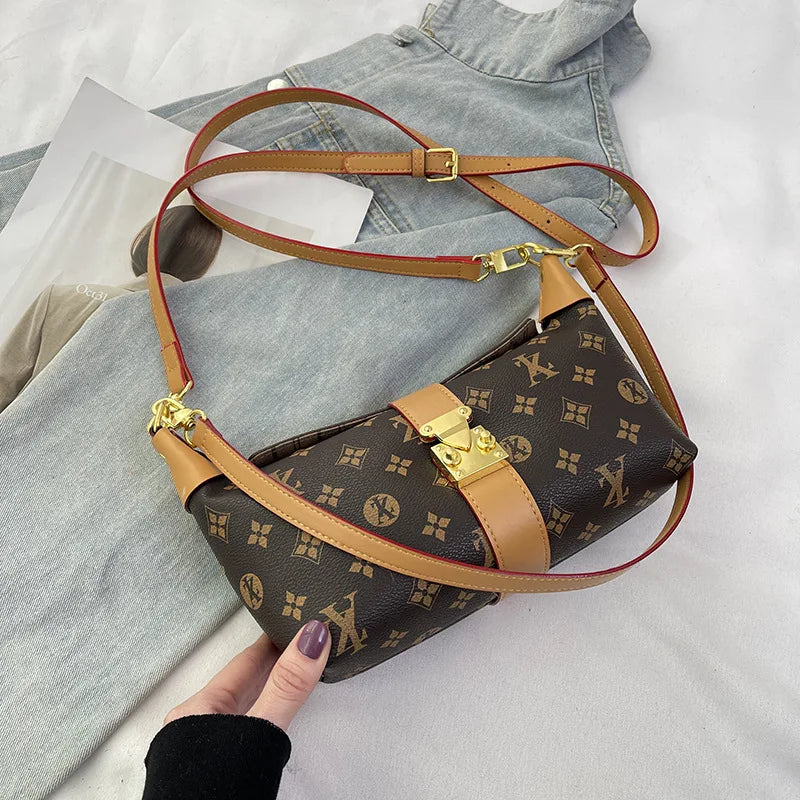 Classic Style Model Horn Bag with Vintage Print Large Capacity
