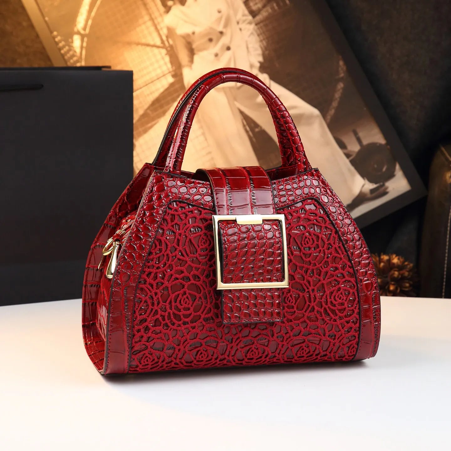 Crocodile Pattern Leather Lace Women's Messenger Handbag