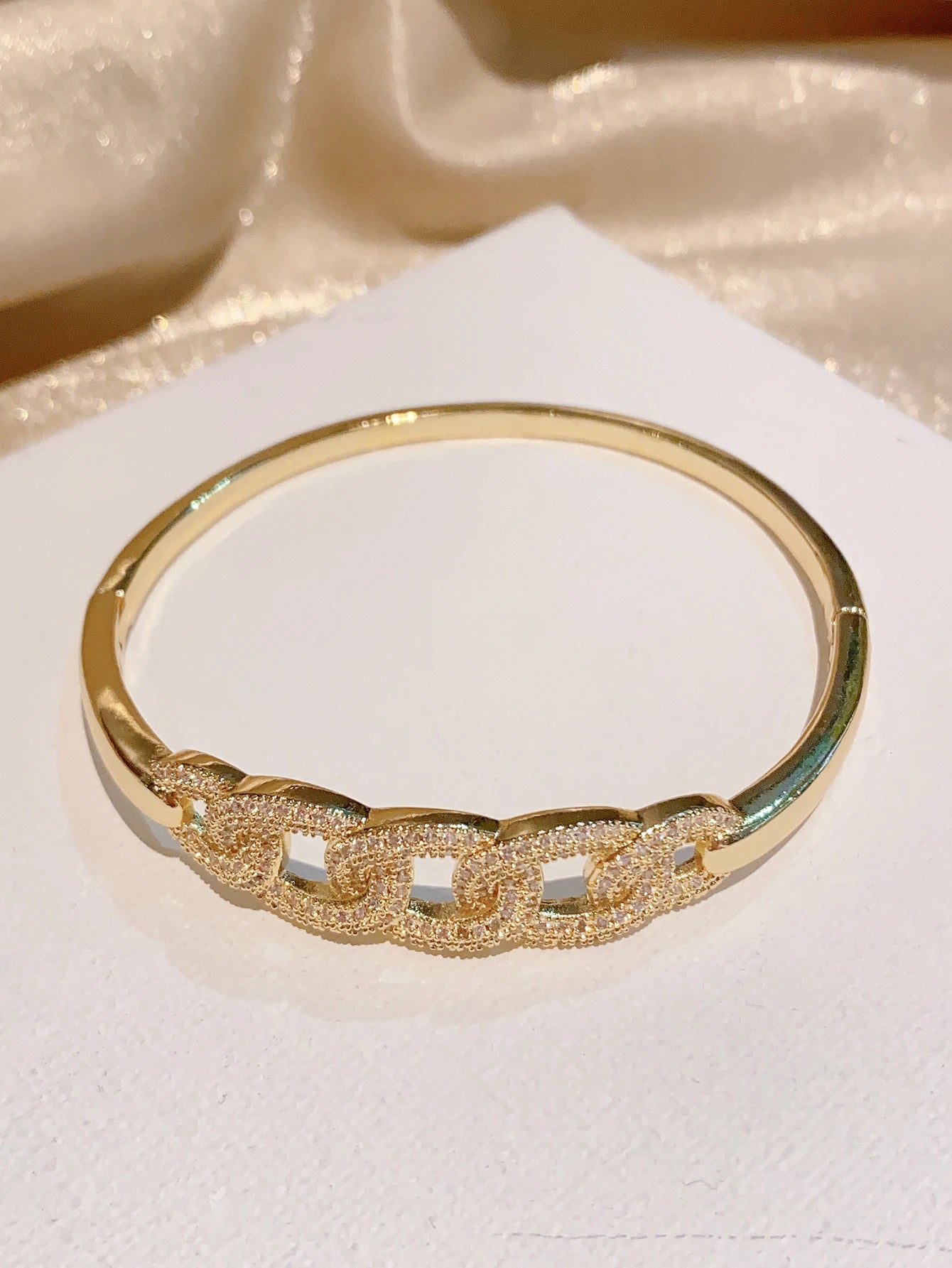 Stylish quality exquisite zircon bracelet fashion light luxury copper 18K gold plated bangle
