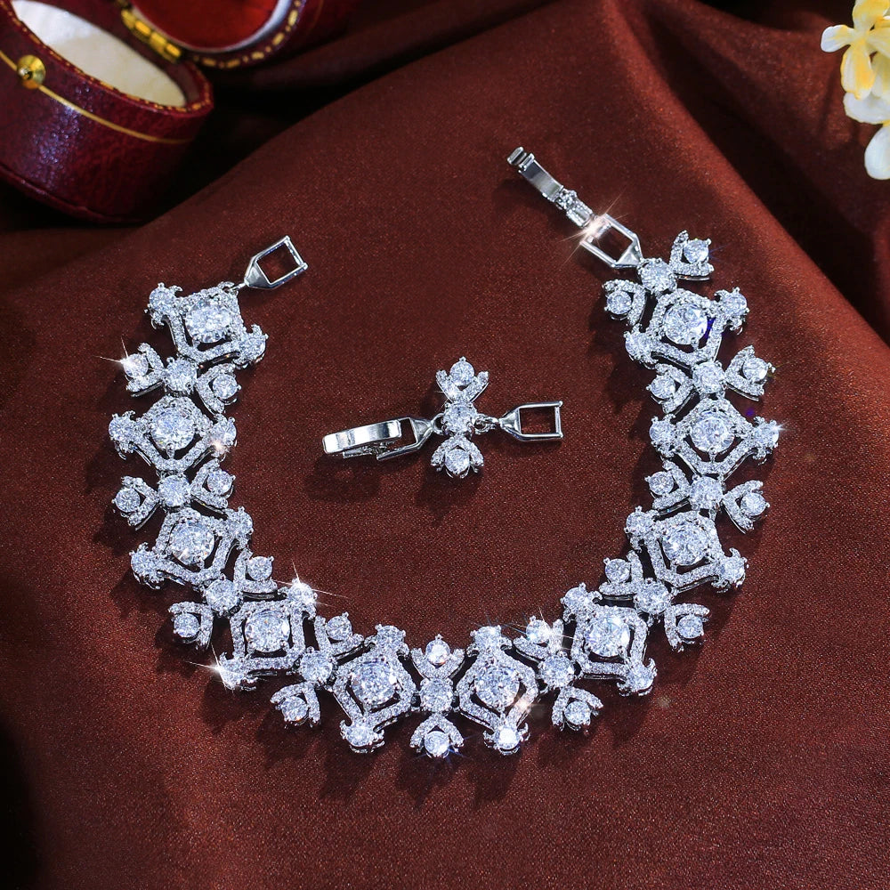 Luxury Shiny Round White Zirconia Geometric Shape Bracelet Jewelry for Women