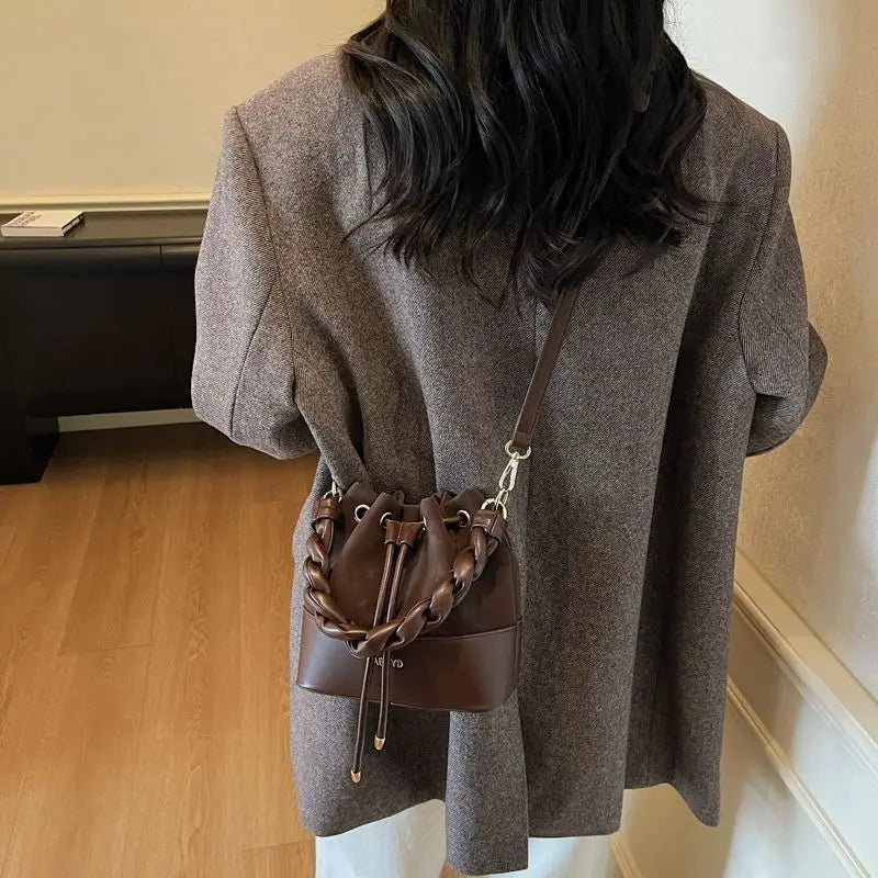 Popular Fashion High-end Stylish Single-shoulder Crossbody Bags Niche Bucket Bags