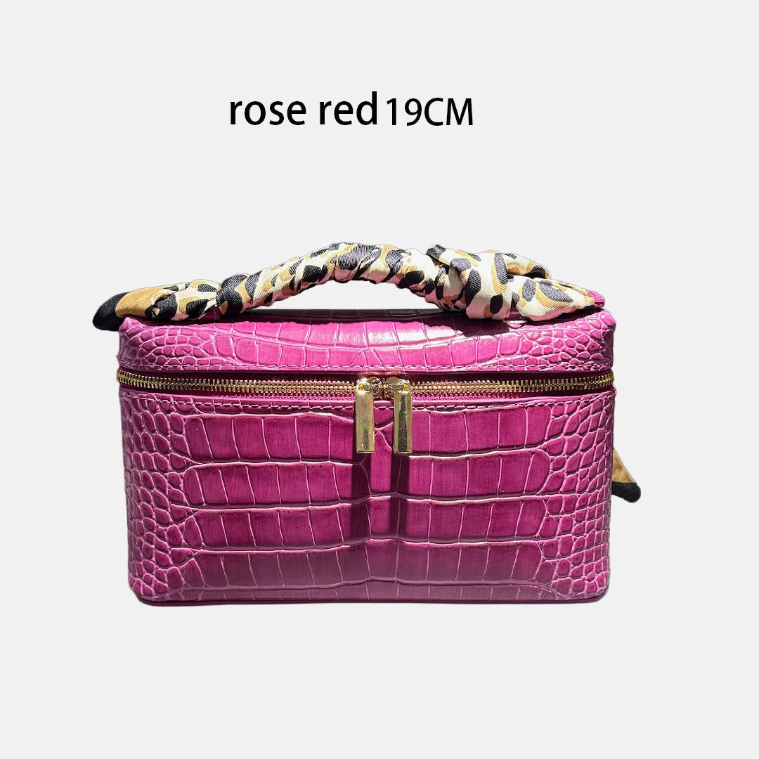 Small Crossbody Handbag Genuine Leather Crocodile Pattern Design