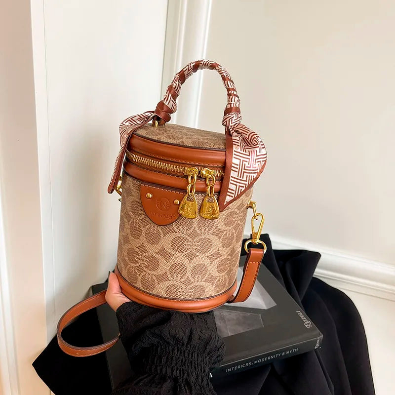 Popular Leather Messenger Bag Classic Elegant Crossbody Bag