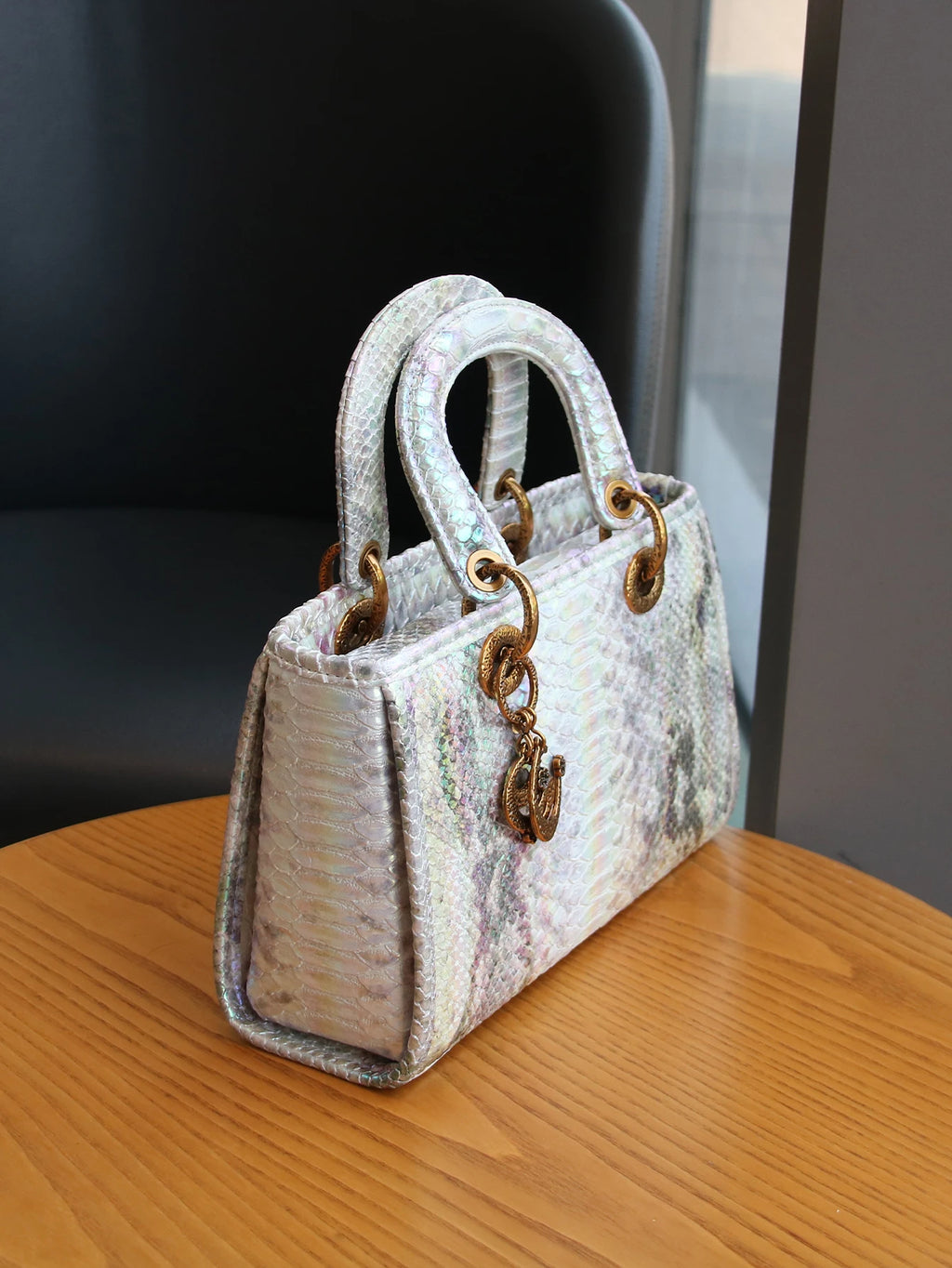 Fashionable luxury bag niche design exquisite high-grade texture gradient snake pattern
