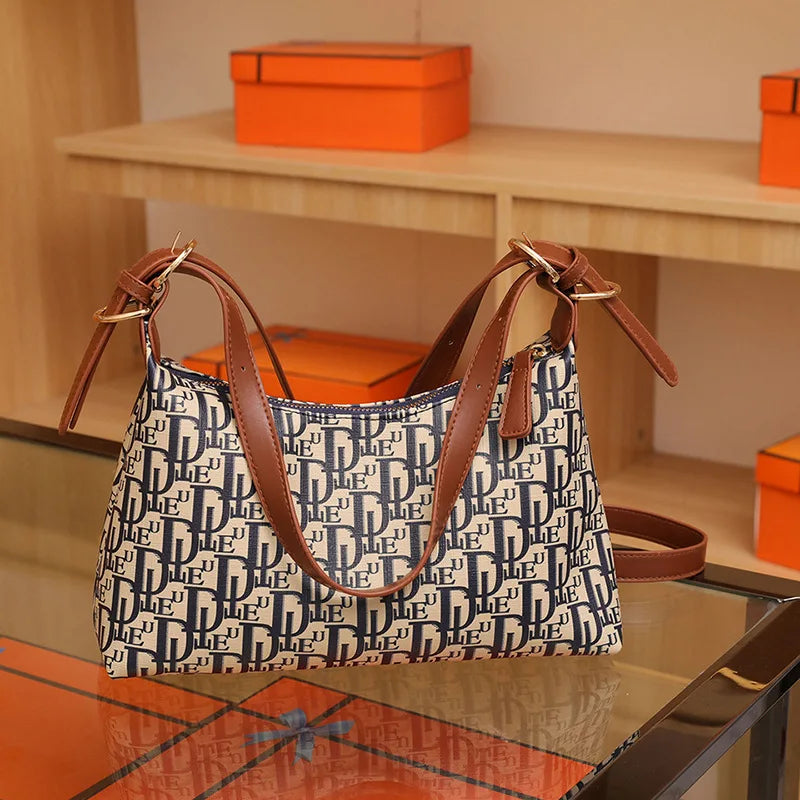 High-end atmospheric letter fashion messenger bag