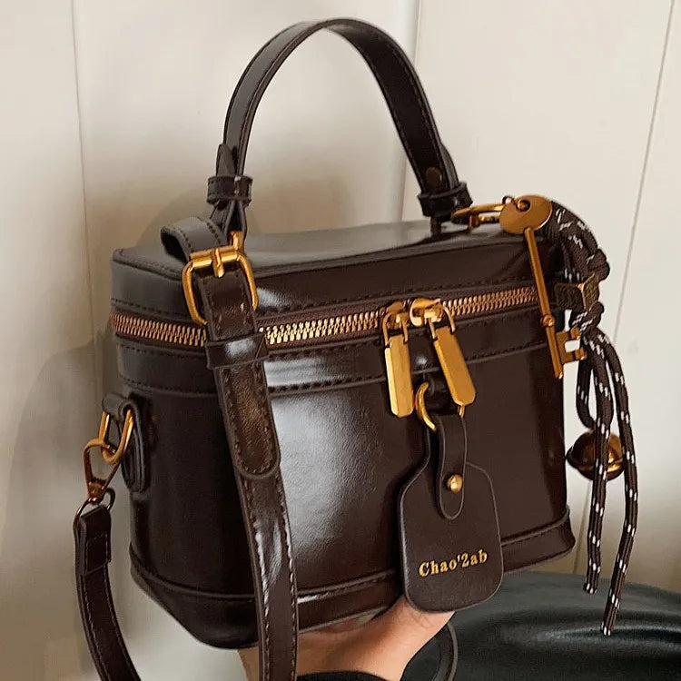 Luxury Designer Oil PU Leather Retro Crossbody Bag