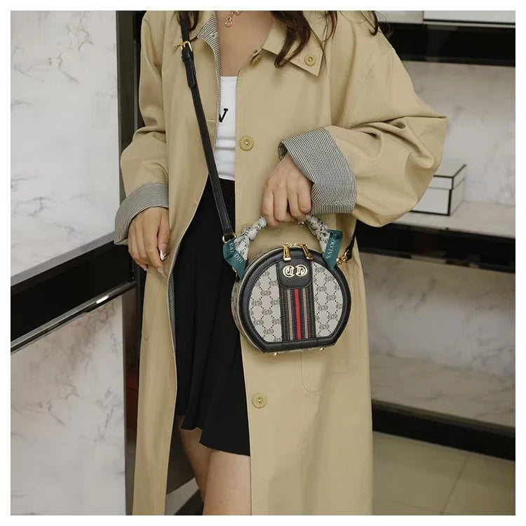 Fashionable Classic Vintage Leather Minimalist Luxury Handbag
