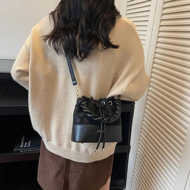 Popular Fashion High-end Stylish Single-shoulder Crossbody Bags Niche Bucket Bags