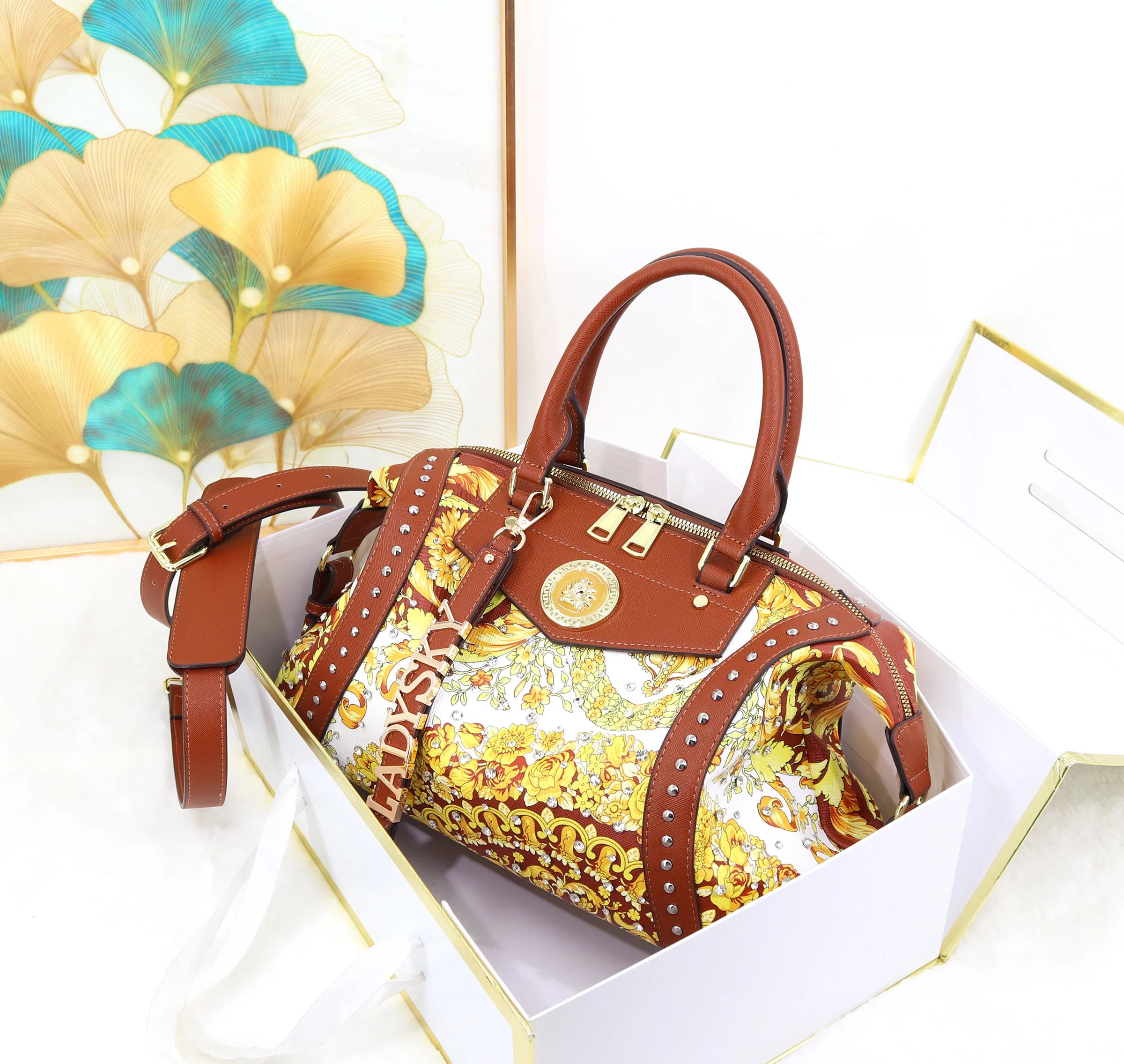 Fashionable Quality Handbag Large Capacity Bag with Metal Letter