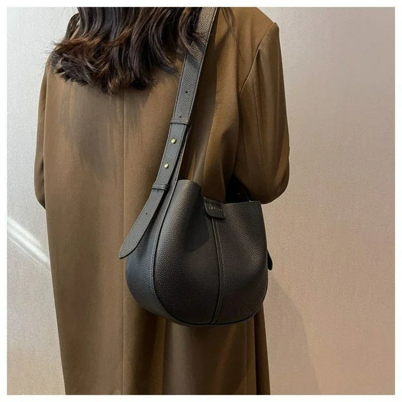 Leather Bag Fashion Single Shoulder Crossbody Bucket Bag Simple Magnetic Buckle
