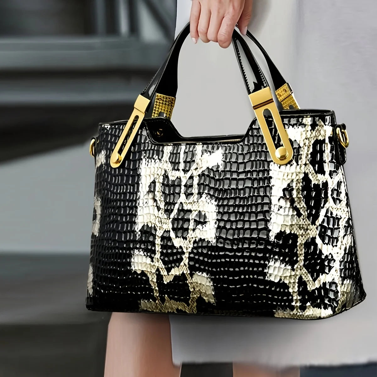 Luxury Fashion Snake Pattern Soft Leather Large Capacity Bag