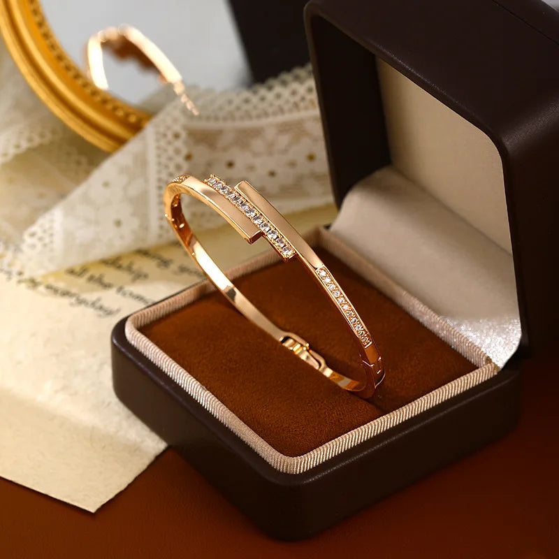 Luxury Cubic Zirconia Geometric Bracelet Elegant Design