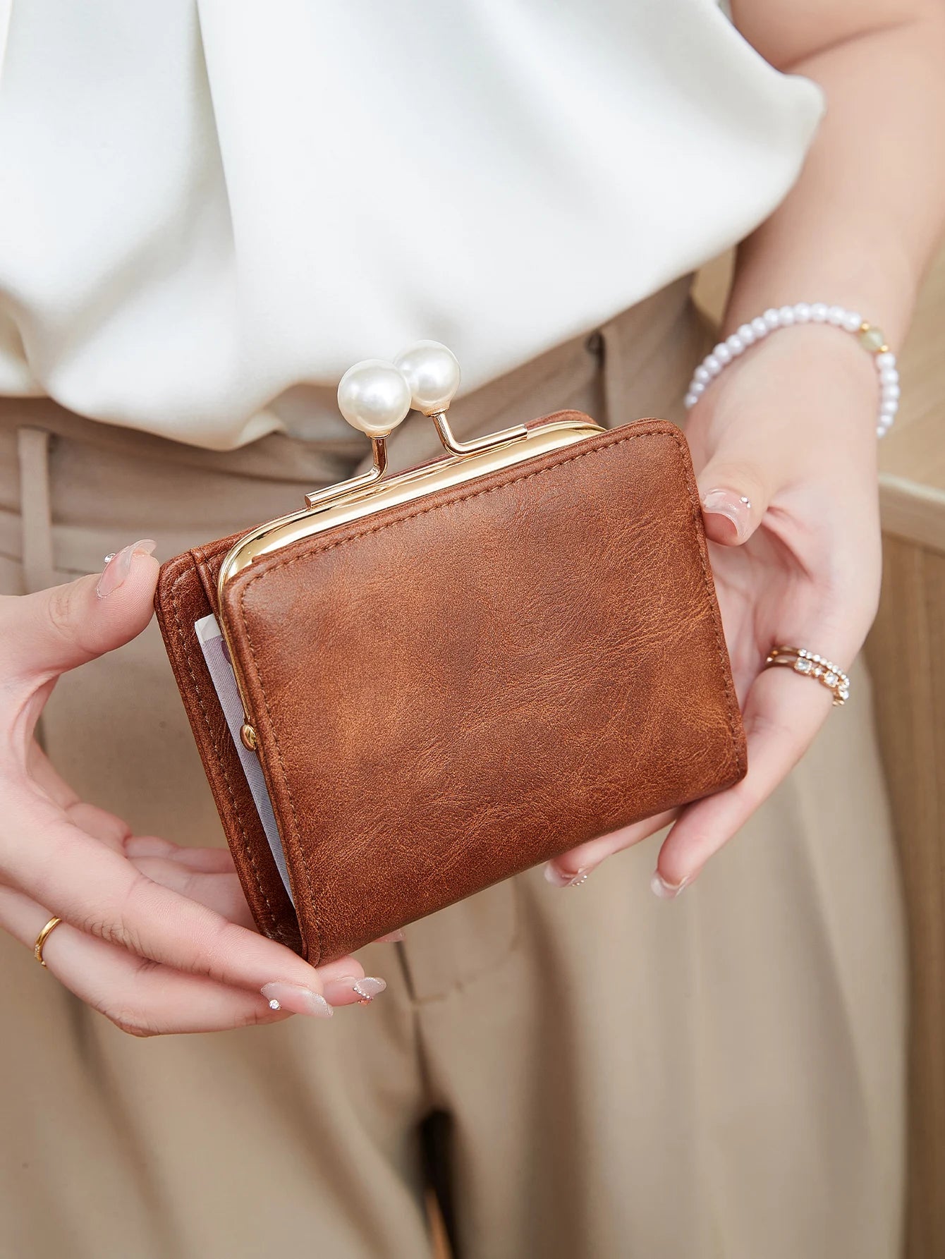 Women's Cute Pearls Kiss Lock Wallet multifunctional Trifold Large Capacity Short Wallet