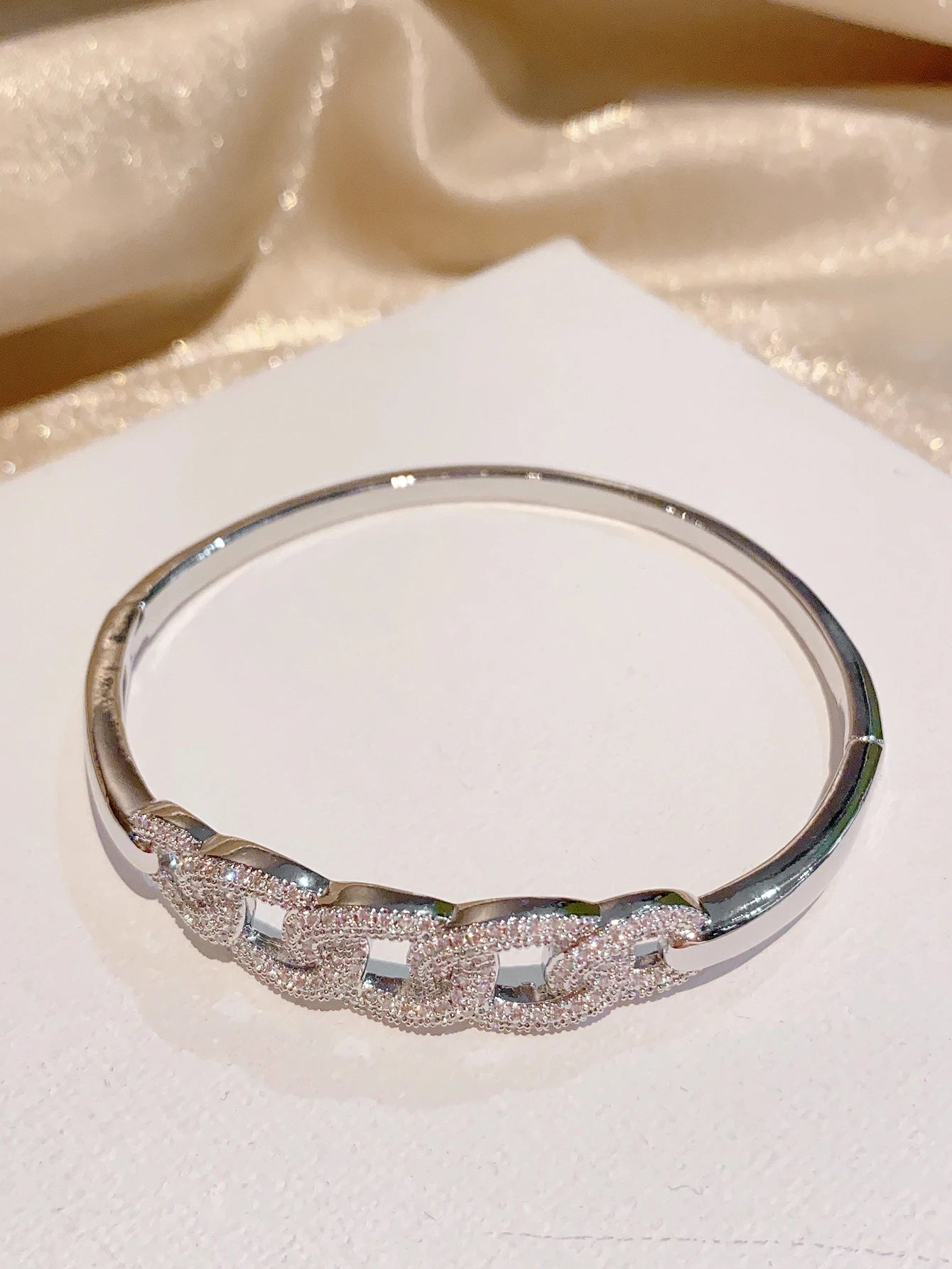 Stylish quality exquisite zircon bracelet fashion light luxury copper 18K gold plated bangle