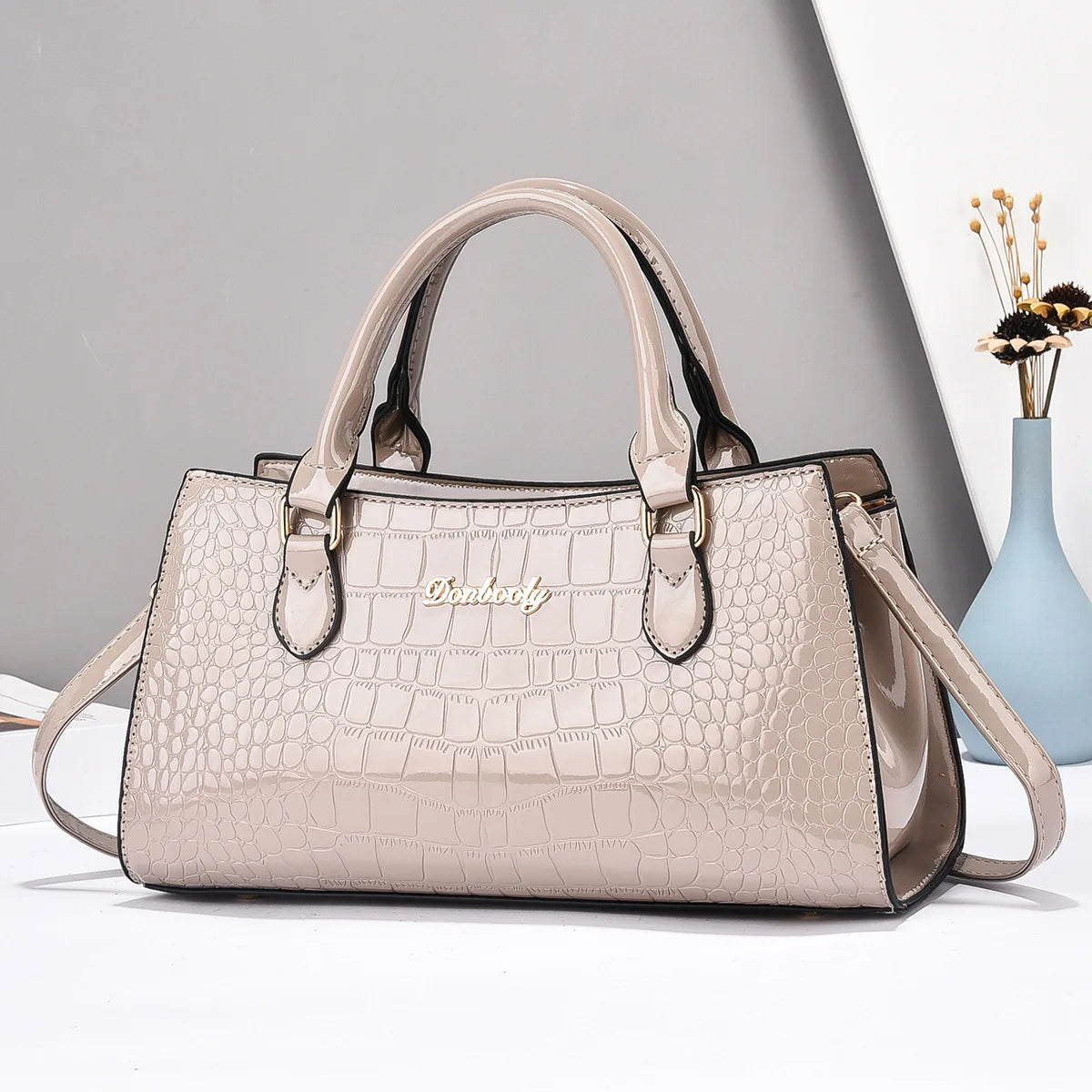High Quality Crocodile Patterned Elegant Handbag Large Capacity Commute Bag