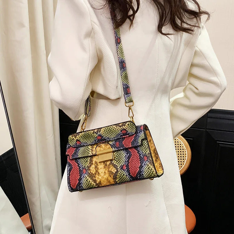 Luxury Design Handbag Snake Pattern Leather Crossbody Bag