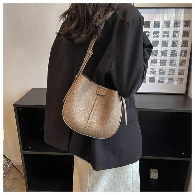 Leather Bag Fashion Single Shoulder Crossbody Bucket Bag Simple Magnetic Buckle