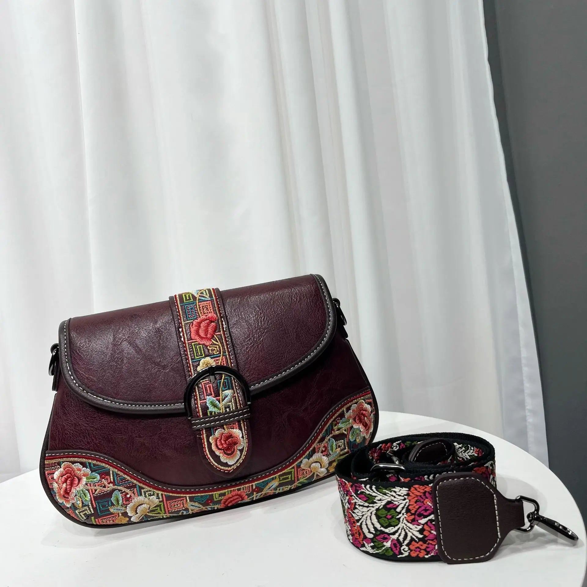Vintage Embroidery Crossbody Bag Women's Large Capacity Design