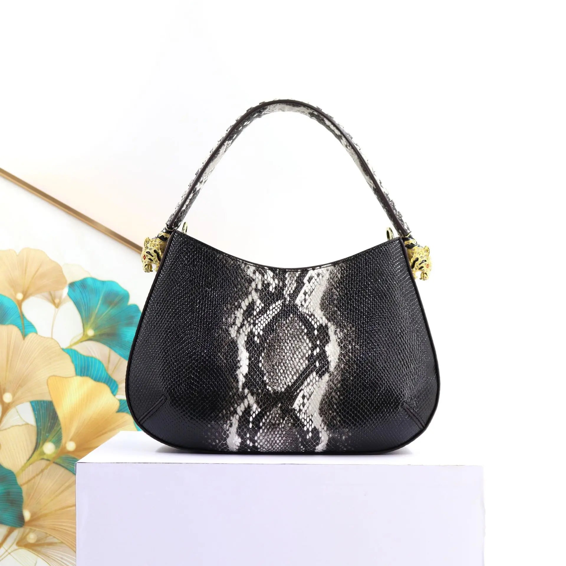 Elegant Design Classic shoulder Bag Minimalist Leather Tote