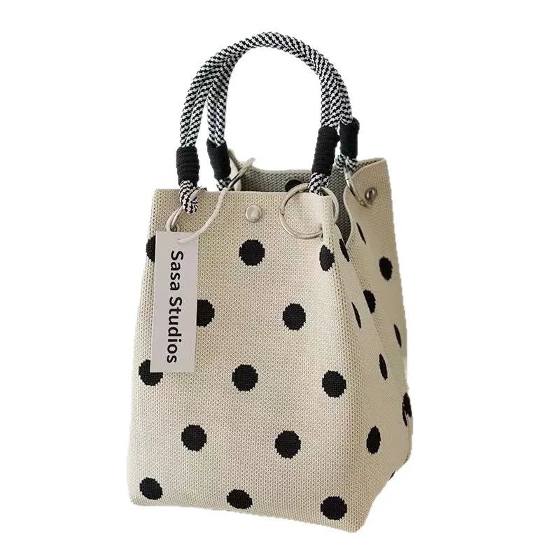 Cute knitted handbag three-dimensional magnetic buckle