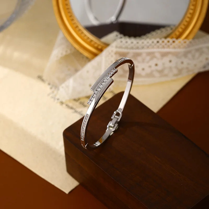 Luxury Cubic Zirconia Geometric Bracelet Elegant Design