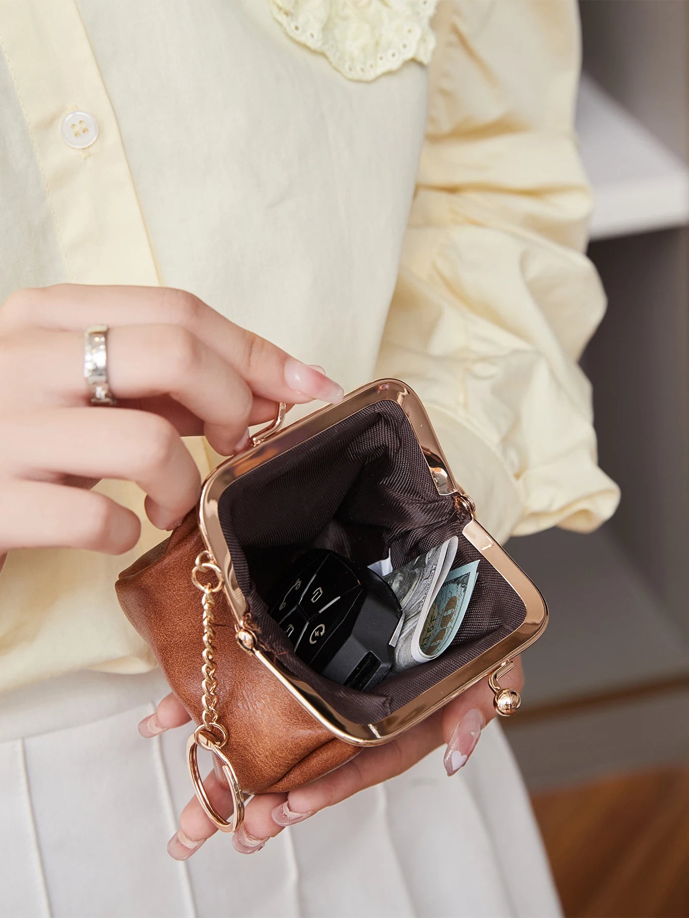 Retro mini lock clip coin purse daily portable cute handheld bag