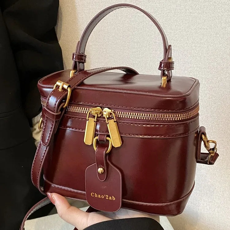 Luxury Designer Oil PU Leather Retro Crossbody Bag