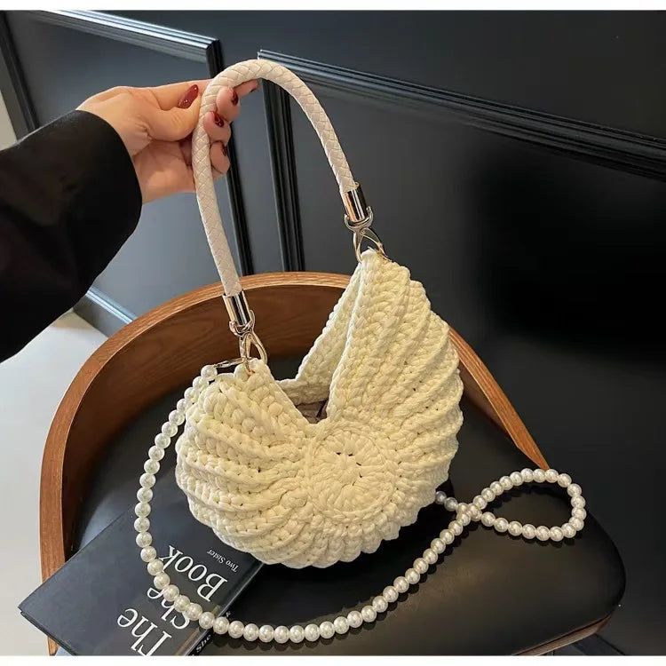 Hand-woven finished conch shell bag niche pearl chain bag